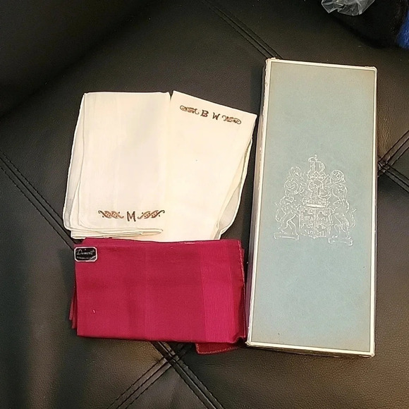 🌴3/$15🌴 Vintage Hankercheifs "W" "B W" and A Dumont Mens Clothing - Picture 1 of 9